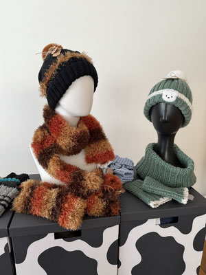 Handgestricktes: Mützen, Schals, Kragenschals, Pulswärmer, Stirnband, Waschlappen - www.nicolettas-welt.ch