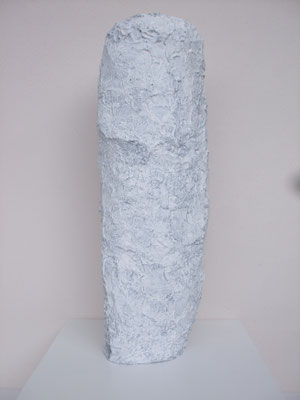 o.T., 2017 _ Gips, Fassadenfarbe, 57 x 19 x13 cm