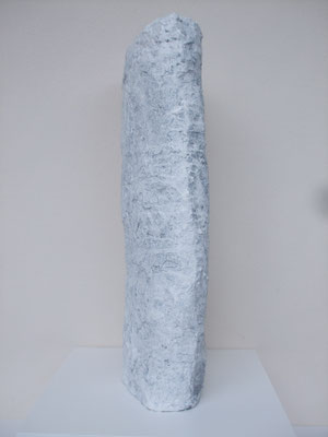 o.T.,2017 _ Gips, Fassadenfarbe, 57 x 20 x 11 cm
