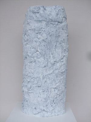 o.T., 2017 _ Gips, Fassadenfarbe, 61 x 25 x 16 cm