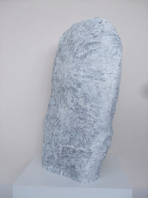 o.T., 2017 _ Gips, Fassadenfarbe, 54,5 x 33 x 20 cm