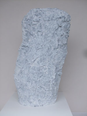 o.T.,2017 _ Gips, Fassadenfarbe, 54,5 x 25 x 15 cm