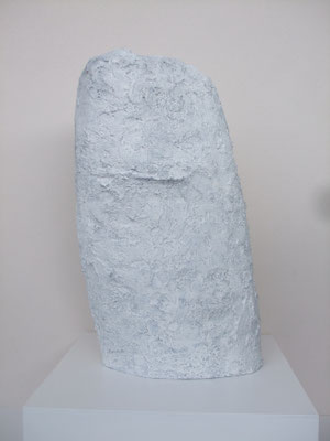 o.T., 2017 _ Gips, Fassadenfarbe,  47 x 24 x 14 cm