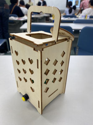 ランタン作りのワークショップ