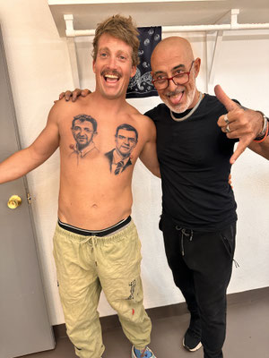 Tatuajes para Grison en La Revuelta de Pedro Sanchez y Pablo Motos por Fer Santos