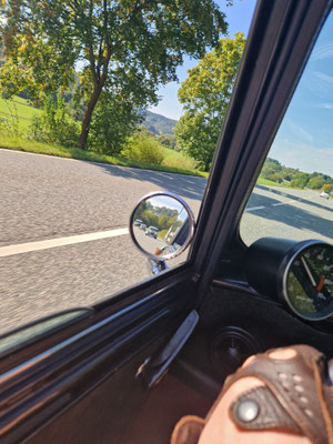 Anfahrt, das Rudel, oder doch Rotte, immer im Blick.
