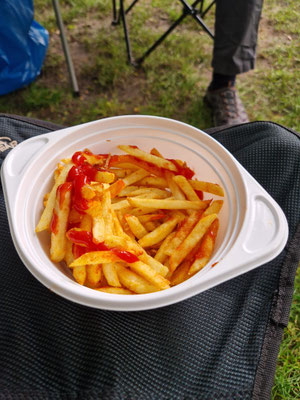 ... die Pommes lecker!