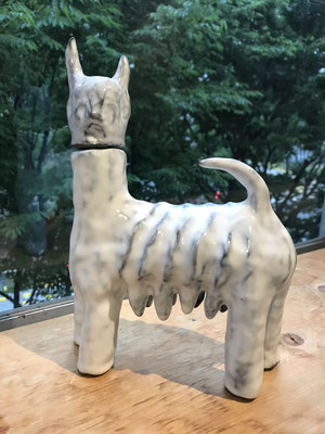 野犬/24×18×8　2019/ceramic　個人蔵