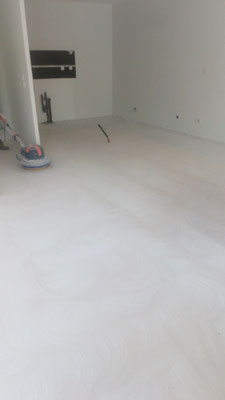 Ponçage chape liquide anhydrite. 