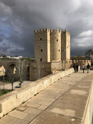 Torre de la Calahorra - eine Festungsanlage aus dem 13. Jahrhundert
