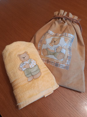 sacchetto asilo con asciugamano