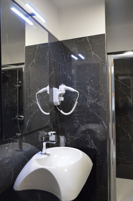 Zimmer 105 Badezimmer