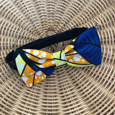 Nœud papillon - Motif wax bleu, orange et jaune - Tour de cou réglable - 20€