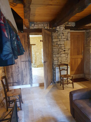 vers wc et salle de bain location gite occitanie quercy lot 46