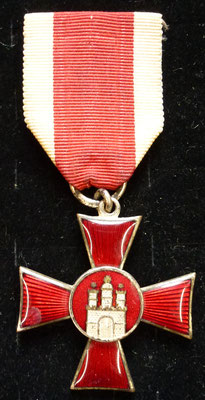croix du mérite hambourg 1914  bon état Prix : 190 euros