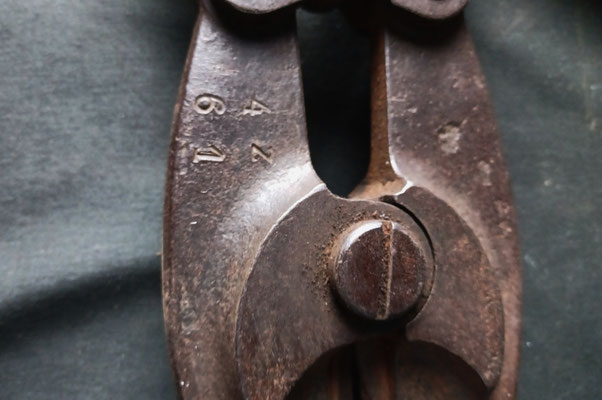 pince coupe barbelé allemand ww1  marquage pince 