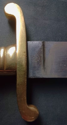 glaive saxon detail  modèle 1845 martquage fabricant 