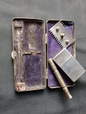 boite rasoir us Army ww1 vue du rasoir et sa boite de lame 