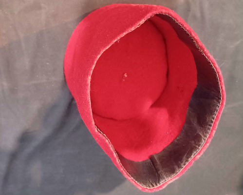 chéchia tirailleurs sénégalais vue du bandeau de sudation en cuir 