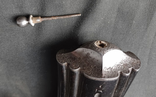 pistolet Cordier  à percussion fulminate  aiguille de crossse 