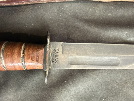 ricasso Poignard KA-BAR detzail marquages ricasso  