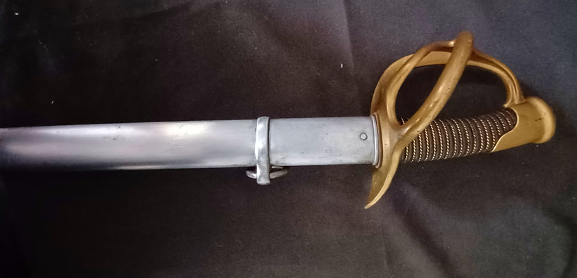 sabre cavalerie légére modèle 1882 troupe cdtail fourreau et anneau 