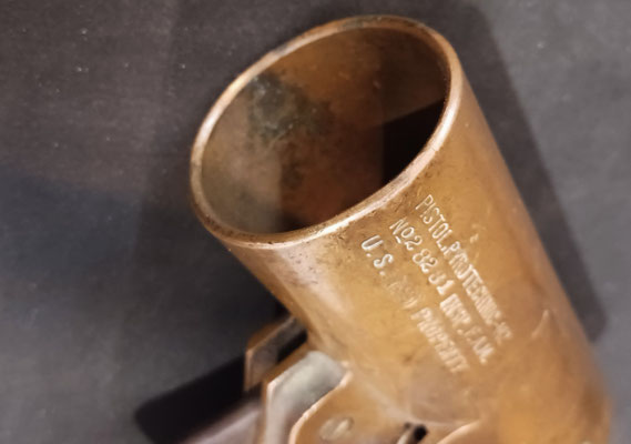 pistolet lance fusée Us M2 ww2 vue de l embouchure du canon 