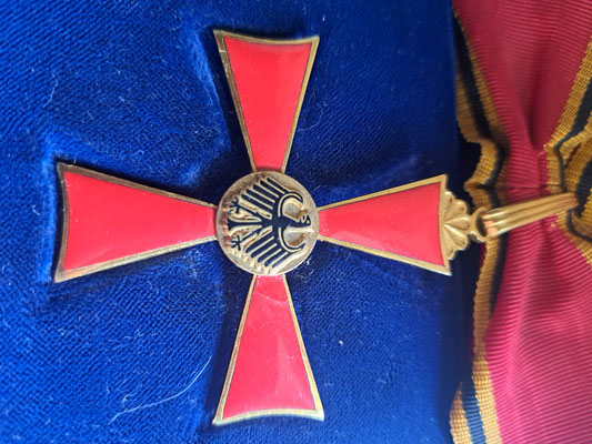 commandeur de l'Ordre du Mérite de la République fédérale d’Allemagne (Bundesverdienstkreuz)
