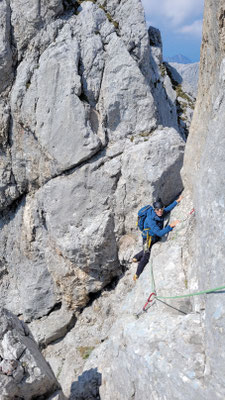 das Band von der Scharte klettert man wieder zurück