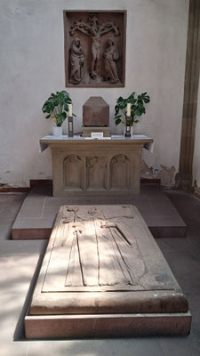 Marienkapelle, Grab des Seligen Makarius