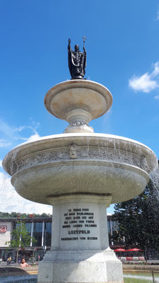 Kiliansbrunnen, Bahnhofsvorplatz