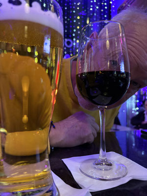 Absacket in der Hotelbar