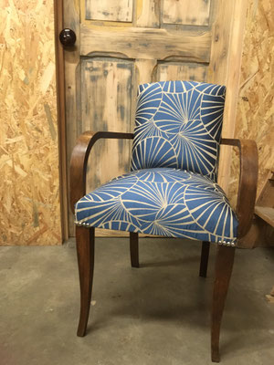 Fauteuil bridge tissu bleu motifs éventails