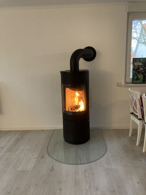 Kaminofen Hark 110 ecoplus mit Verzug Bärenklau