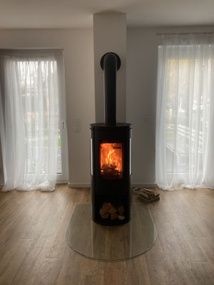 Kaminofen mit Glasplatte Schmachtenhagen