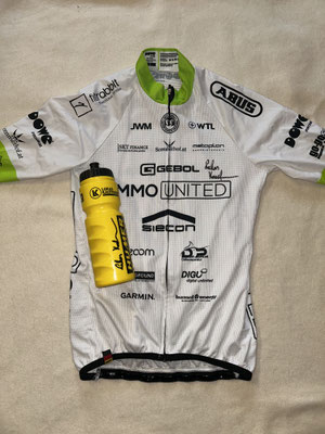 Rad Trikot signiert und Trinkflasche signiert von Extremsportler Lukas Kaufmann