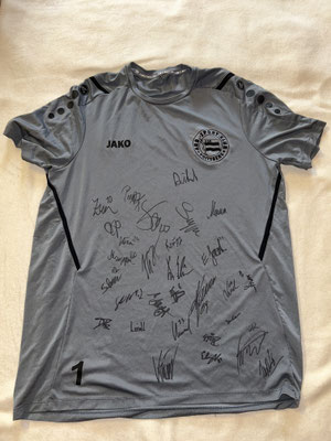 Trainigsshirt ASK Voitsberg von allen Spielern siegniert 