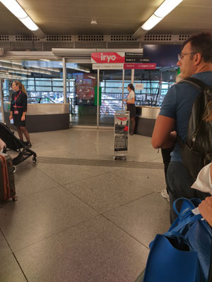 Das Boarding ist bei Zügen in Spanien oft ähnlich wie bei Flugzeugen