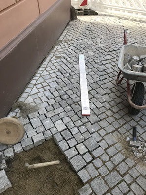 Freiburger Gartenbau Gelsomino - Strassenbau - Pflasterarbeit