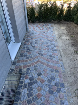 Granit Manga im Gelsomino-Design - Hofeinfahrt