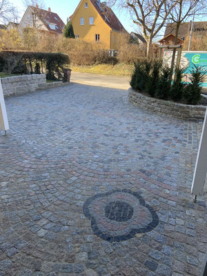 Granit Manga im Gelsomino-Design - Hofeinfahrt