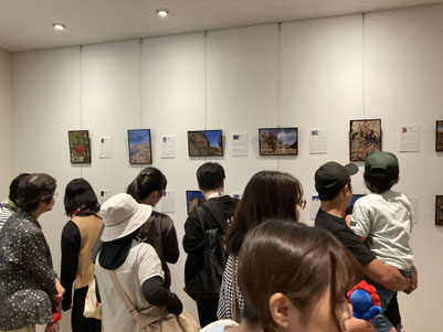 写真展「まだ知らないペトラ」の様子