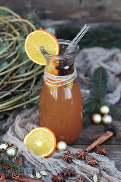 weißer Glühwein