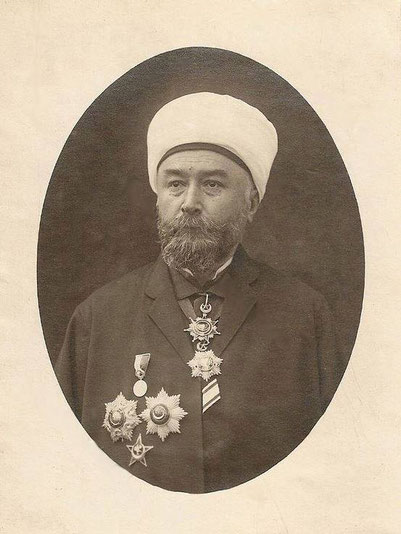 Osmanischer Richter mit mehreren Stufen des Mecidi und Osmanjeordens - der Donanma-iane Medaille (Flottenmedaille), dem Eisernen Halbmond nebst weißen Band (Veröffentlichung mit Genehmigung des Eigentümers)