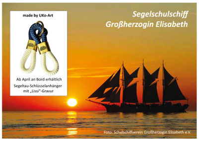 Schlüsselanhänger aus Segeltau mit Messingschlaufe für das Segelschulschiff Großherzogin Elisabeth. Segeltau: soft in den Farben dunkelblau und elfenbein.