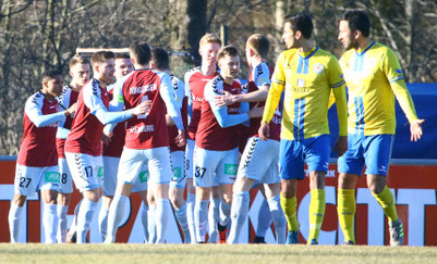 Weiche jubelt und Braunschweig ist enttäuscht. Foto: Patrick Nawe