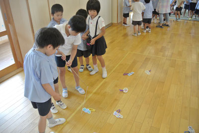 3人1組で力を合わせて頑張っています!
