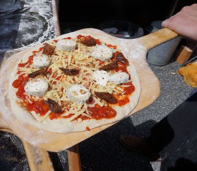 Pizza Capri'cieuse qui va bientôt être cuite !