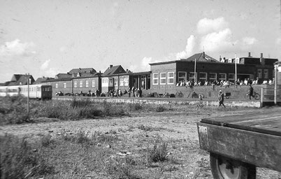 Bahnsteig Ende der sechziger Jahre,  --©M. HF. Müller-- 