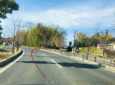 各務原大橋を渡ってすぐを右折の写真